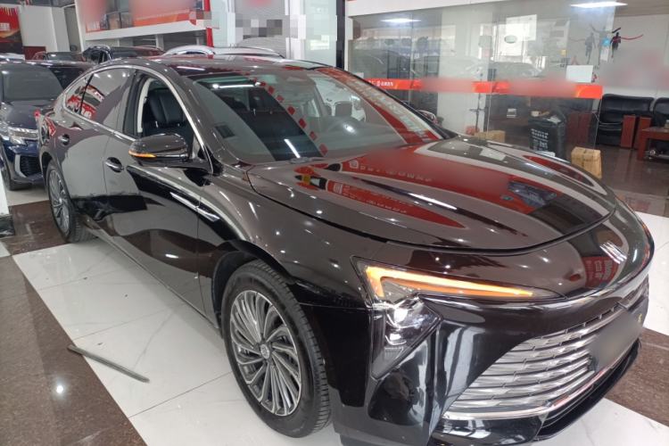 Used Buick LaCrosse 2024 28T Luxury Edition Front Right 45 Deg