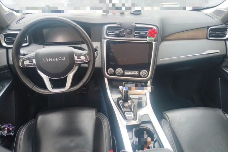 Used Lynk & Co 01 2019 2.0T Two-Wheel-Drive Pro Version China VI Standard
