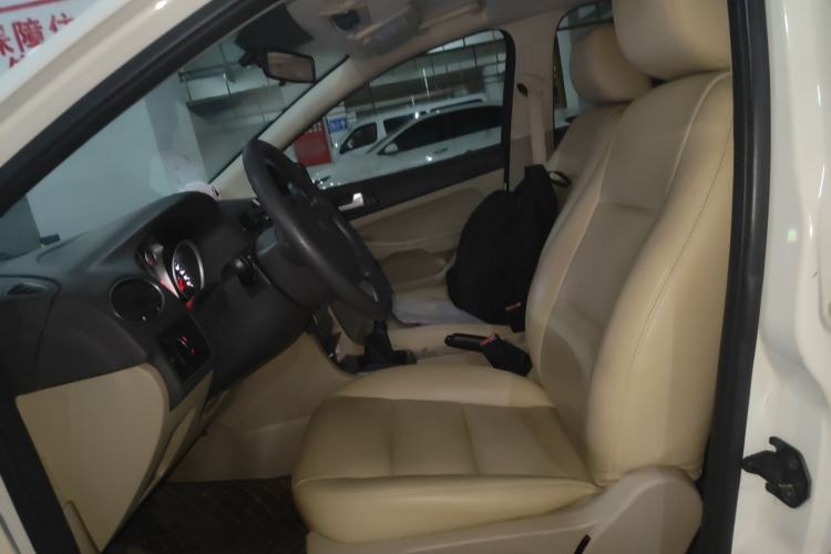 Used Ford Focus 2013 Sedan Classic 1.8L Manual Base Model
