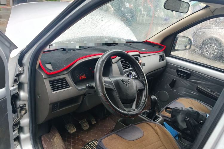 Used Wuling Rongguang 2014 1.2L S Base Model