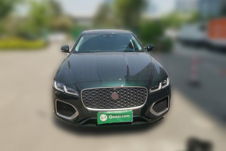 Used Jaguar XFL 2025 Model—2.0T P250, Two-Wheel Drive, Premium Luxury Edition
