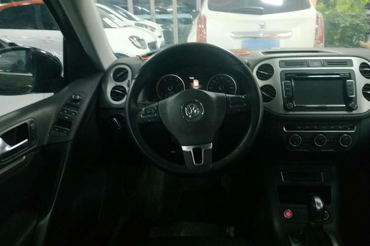 Used Volkswagen Tiguan L 2015 1.8TSI Automatic Two-Wheel Drive Luxury Model