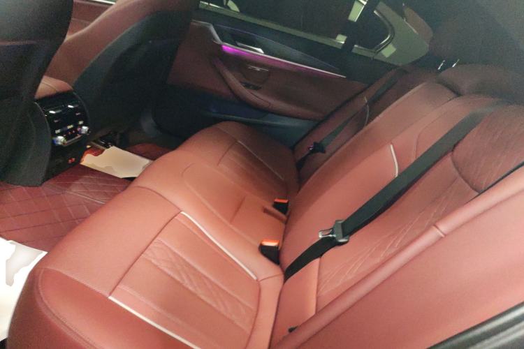 Used BMW 5 Series 2022 Restyled 530Li Leading Edition M Sport Package Left Rear Seat