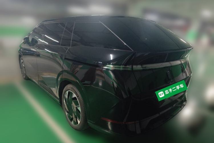 Used XPeng X9 2024 702 Ultra-Long Range Max
