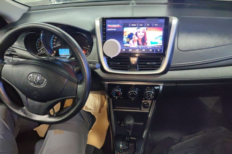 Used Toyota YARiS L Zhi Xiang 2019 1.5E CVT Dynamic Edition China VI compliant Center Console