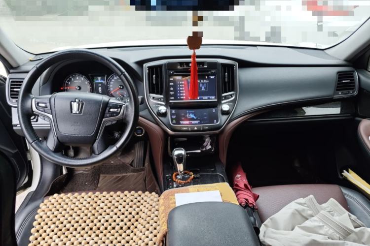 Used Toyota Crown 2018 2.0T Sport Edition Center Console