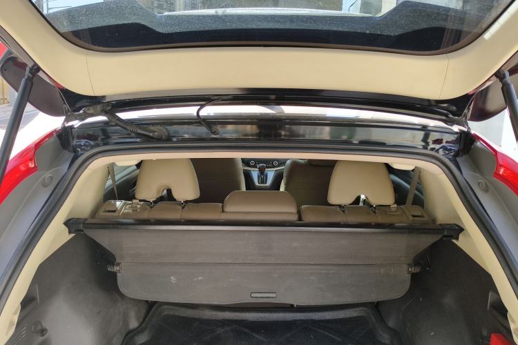 Used Honda CR-V 2012 2.4L four-wheel drive luxury version Trunk