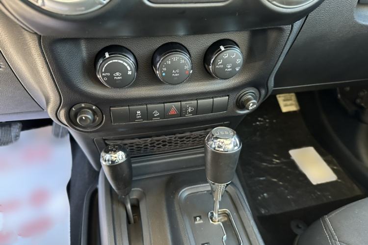 Used Jeep Wrangler 2015 2.8TD Sahara Four-Door Comfort Edition
