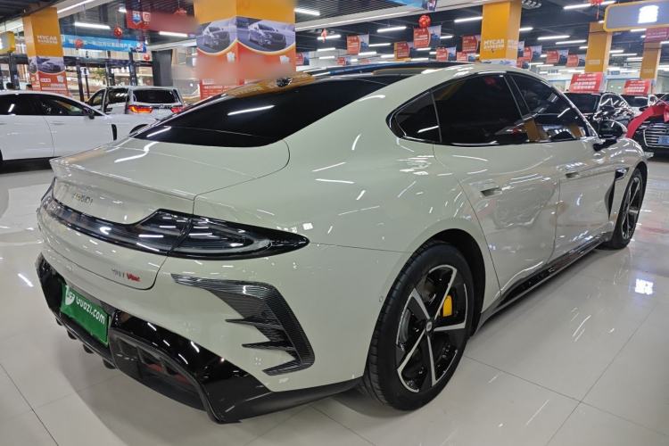 Used Xiaomi Auto SU7 2024 Four-Wheel Drive Ultra-Long Range Advanced Intelligent Driving Max Edition
