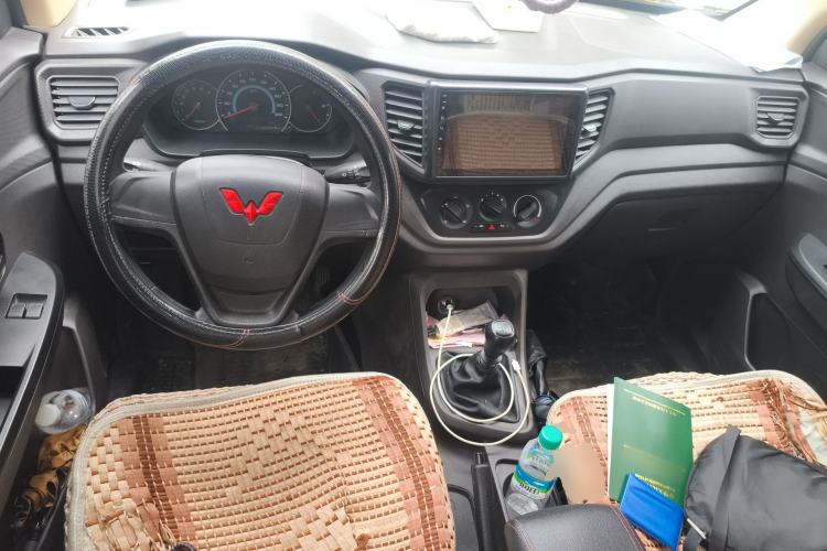 Used Wuling Hongguang V 2021 1.5L Enjoyment Edition LAR
