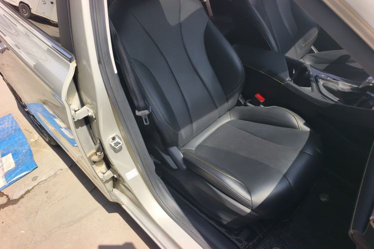 Used Roewe i5 2021 1.5L CVT Diamond Edition Right Front Seat