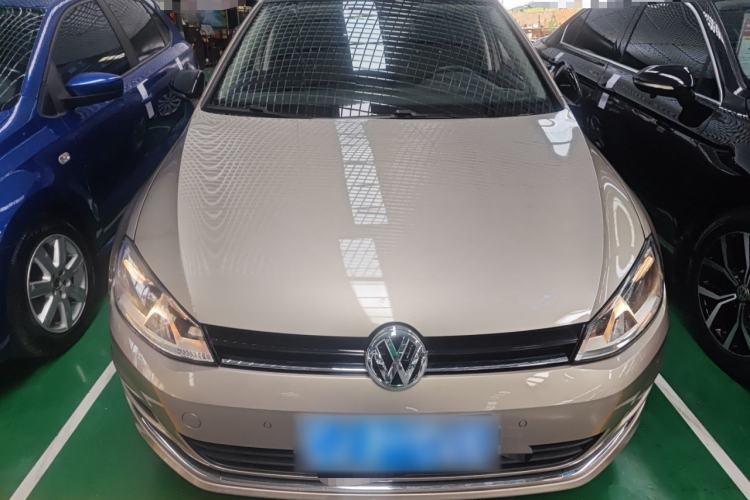 Used Volkswagen Golf 2017 1.6L Automatic Comfort Million-Vehicle Anniversary Edition