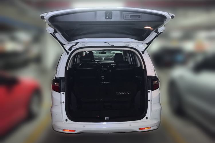 Used Honda Odyssey 2015 Updated Version 2.4L Smart Edition Trunk