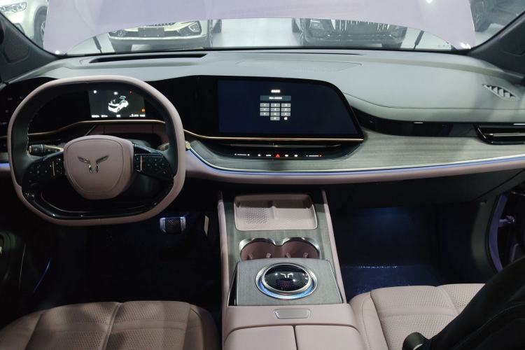 Used Hongqi Tiangong 08 2025 680 Ultra Four-Wheel-Drive Version
