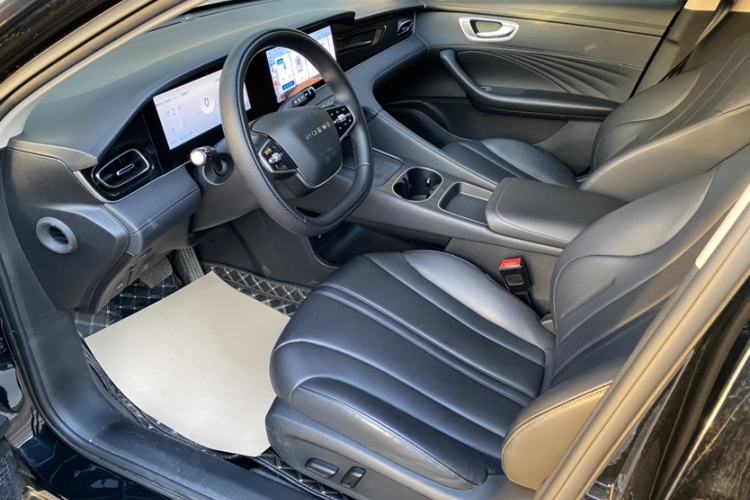 Used Roewe D7 2023 DMH 125km Superior Edition Interior 3