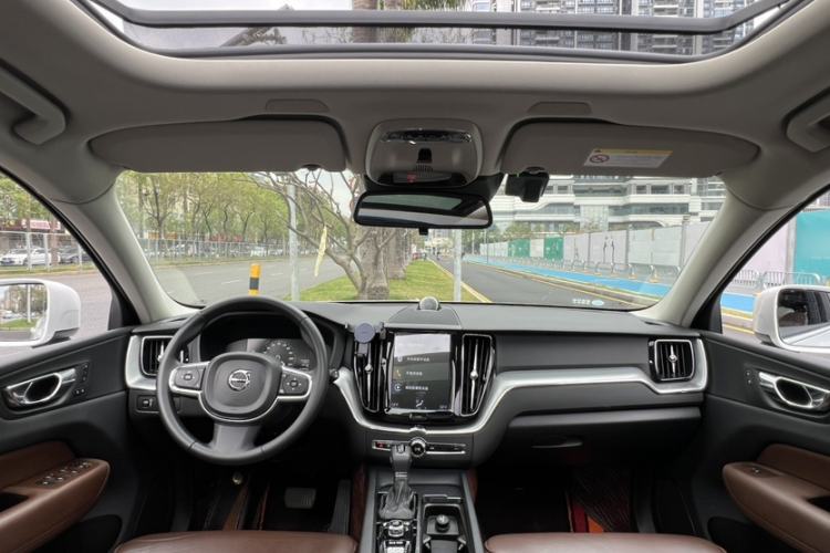 Used Volvo XC60 2019 T5 4x4 Smart Edition China VI Standard