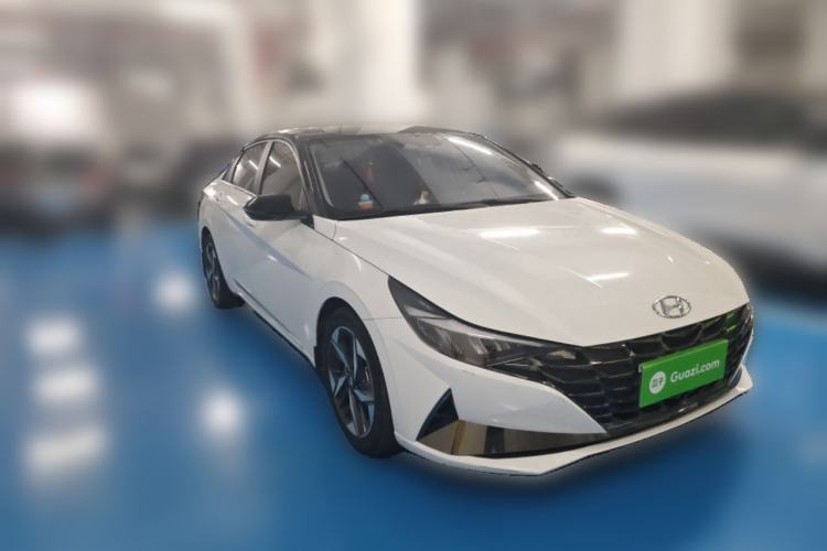 Used Hyundai Elantra 2022 1.5L CVT LUX Prestige Edition Front Right 45 Deg