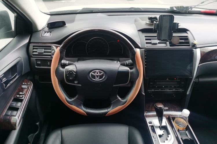 Used Toyota Camry 2015 2.0G Premier Edition

