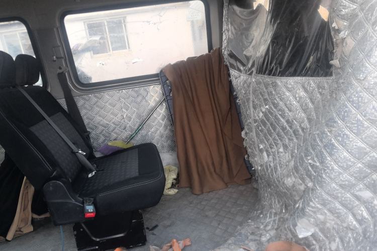 Used SAIC MAXUS Xintu V80 2019 2.5T Classic Edition 6-Speed Manual – Aoyuntong Short Wheelbase Mid-Height Design 5/6 Seats