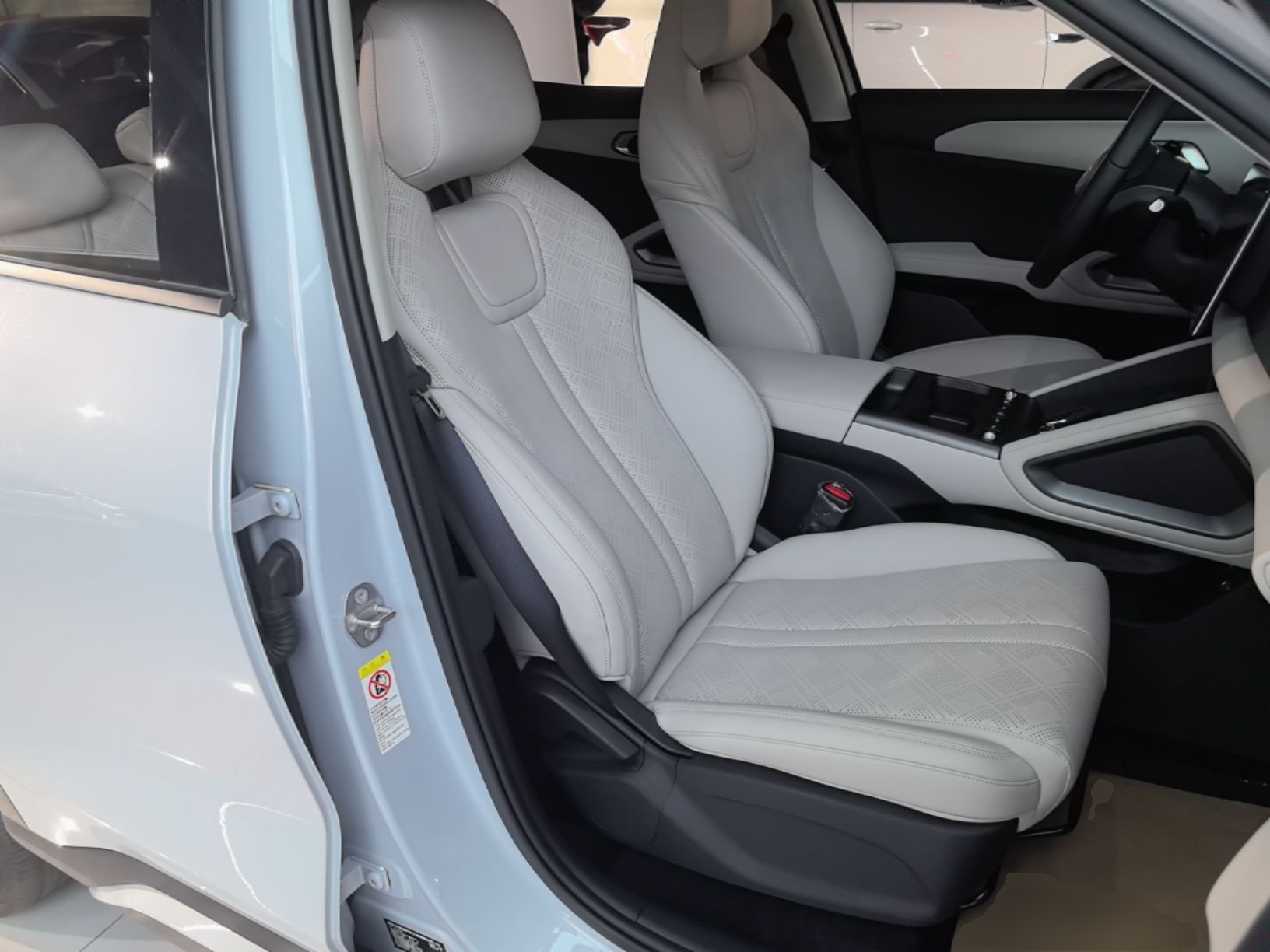 BYD Yuan UP 2025 Intelligent Driving Version 401 km Leading Edition — снимка 19