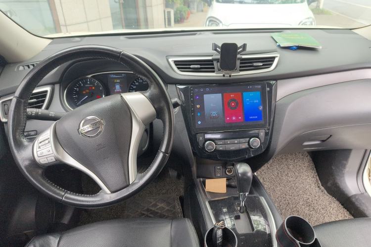 Used Nissan X-Trail 2014 2.0L CVT Comfort Edition 2WD Center Console