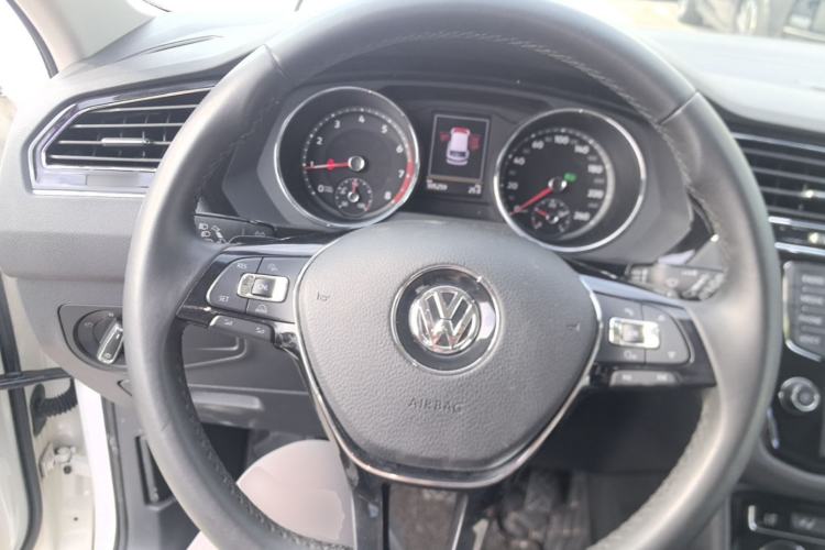 Used Volkswagen Tiguan L 2017 380TSI Automatic All-Wheel-Drive Luxury Edition
