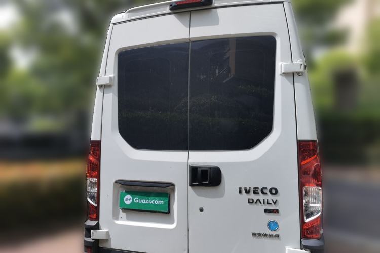 Used Iveco Eurocargo 2021 2.0T Manual Super-Rui Short Wheelbase High-Roof Side-Sliding Door F1A