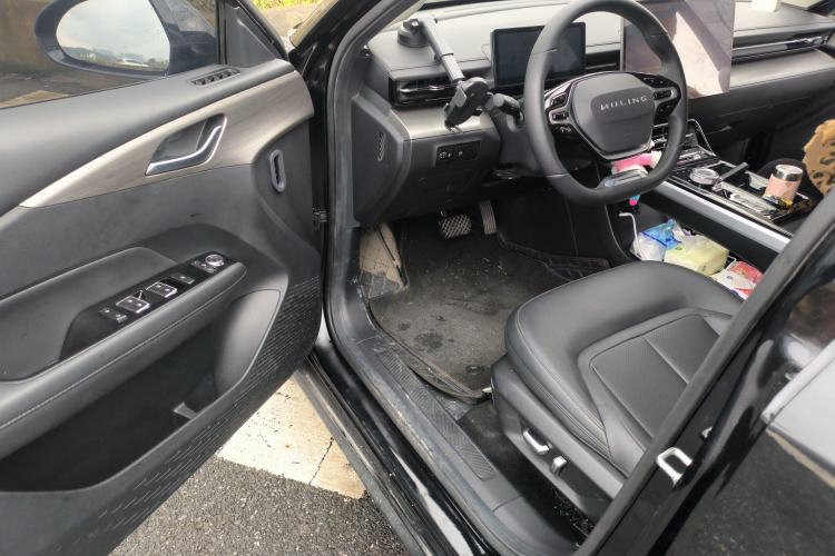 Used Wuling Xingguang 2024 Co-Creation Edition 150 Advanced Model Driver Seat