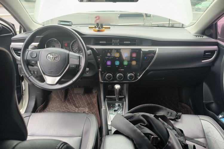 Used Toyota Corolla 2017 1.2T CVT GL-i Leather Edition Center Console