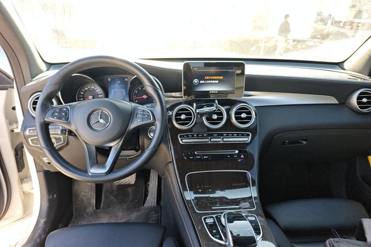 Used Mercedes-Benz GLC 2017 GLC 260 4MATIC Luxury Model