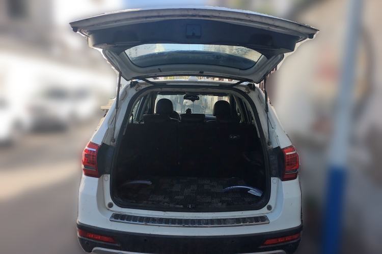 Used Haval H6 2014 Sport Version 1.5T Manual Two-Wheel Drive Elite Edition Trunk