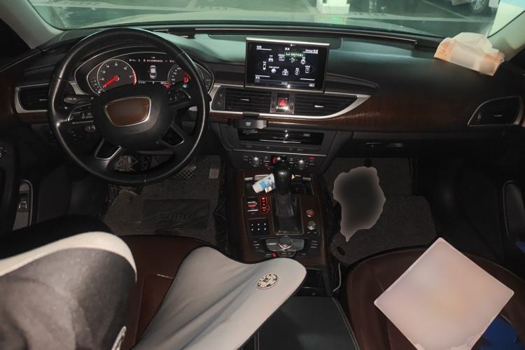 Used Audi A6L 2018 30th Anniversary Edition TFSI Trendy Model Center Console