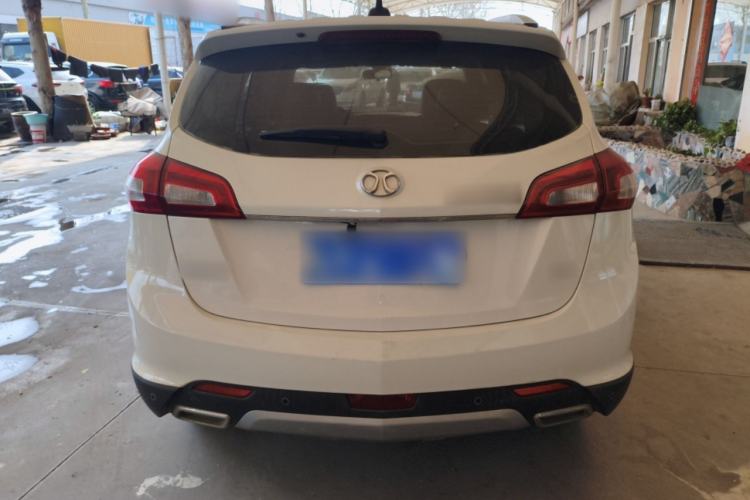 Used BAIC Senova X65 2015 2.0T automatic comfort version
