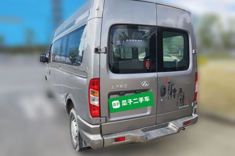 Used SAIC MAXUS Xintu V80 2018 2.5T 6-Speed Manual Aowentong Long-Wheelbase Mid-Roof 7/10-Seater