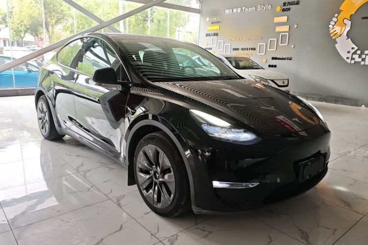 Used Tesla Model Y 2022 Long-Range All-Wheel-Drive Version