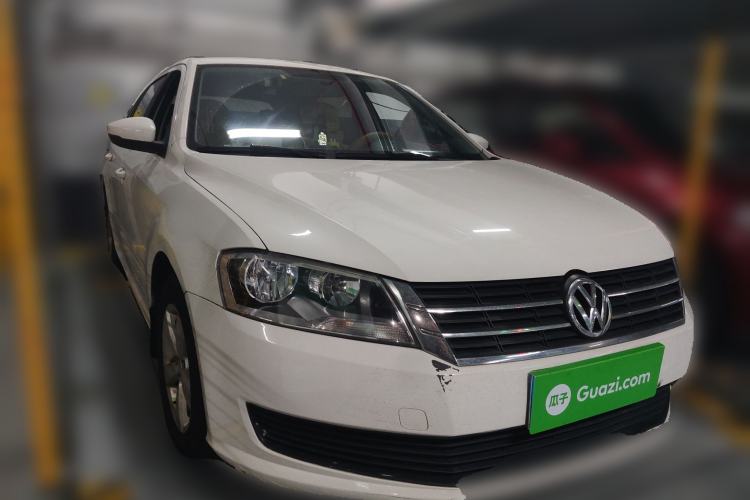 Used Volkswagen Gran Lavida 2013 1.6L Manual Fashion Model Front Right 45 Deg