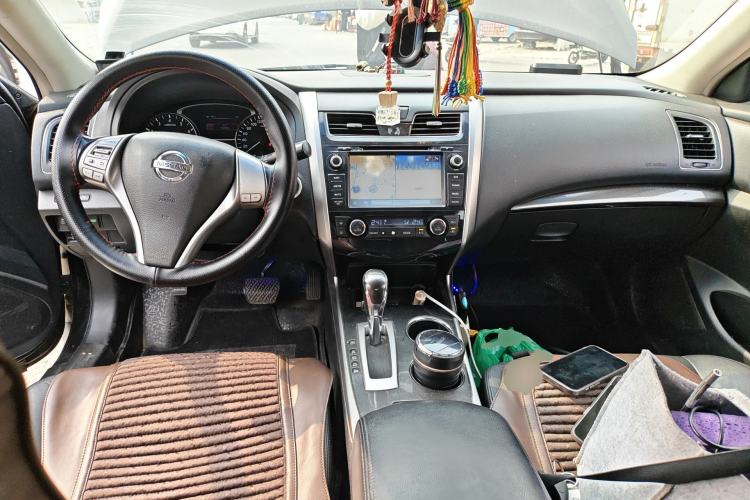 Used Nissan Teana 2013 2.0L XL Comfort Edition Center Console