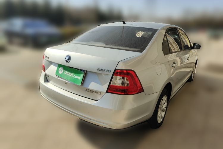 Used Skoda Rapid 2016 1.6L Manual Front-Wheel-Drive Version