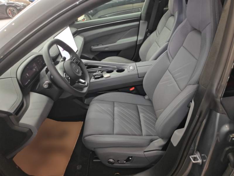 Used Zeekr 001 2025 YOU Edition 100 kWh All-Wheel Drive — 14