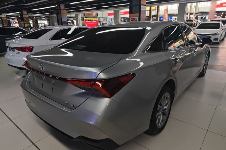 Used Toyota Avalon 2019 Dual-Engine 2.5L Luxury Edition China VI Standard