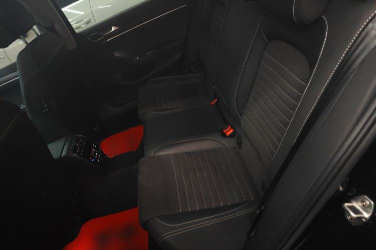 Used Volkswagen Magotan 2020 330TSI DSG Luxury Edition Left Rear Seat