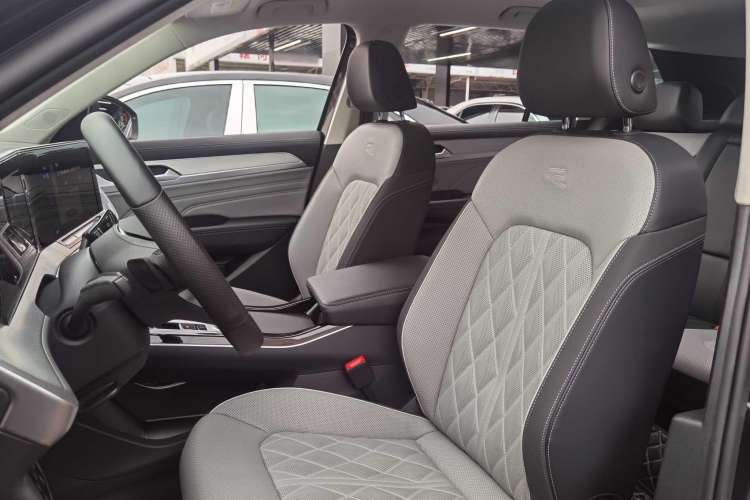 Used Volkswagen Tavendor 2023 380TSI Four-Wheel Drive R-Line Cruise Edition Interior 8