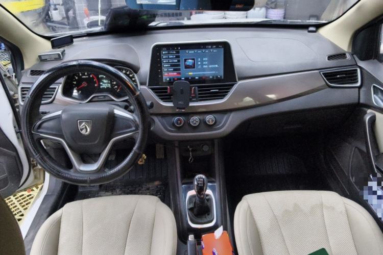 Used Baojun 310W 2017 1.5L Manual Comfort Version China V
