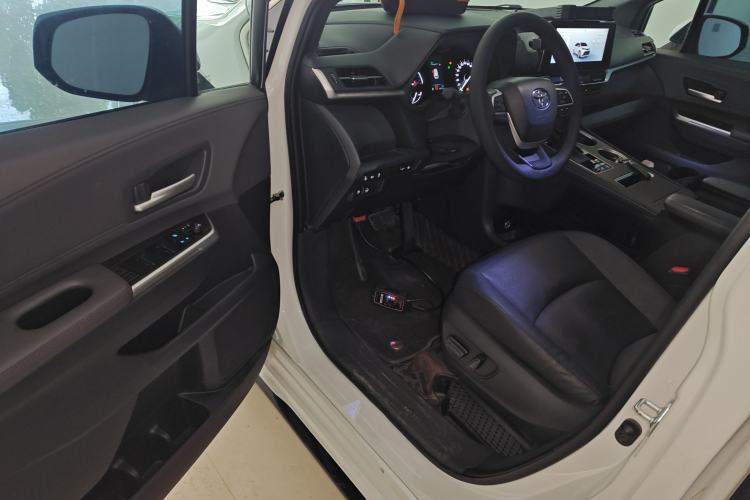 Used Toyota SIENNA 2024 2.5L Hybrid Four-Wheel Drive Luxury Edition