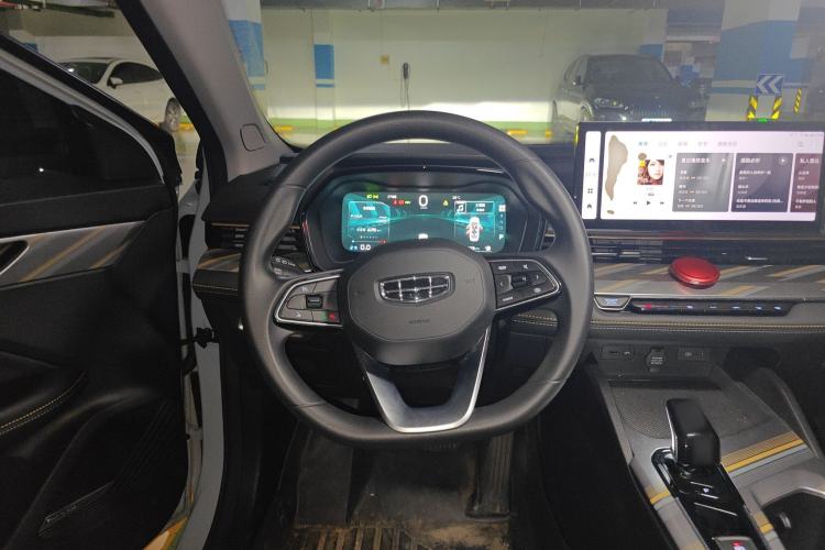 Used Geely Auto Emgrand L HiP 2024 Champion Edition 1.5TD-DHT Pro 100KM Superior Model
