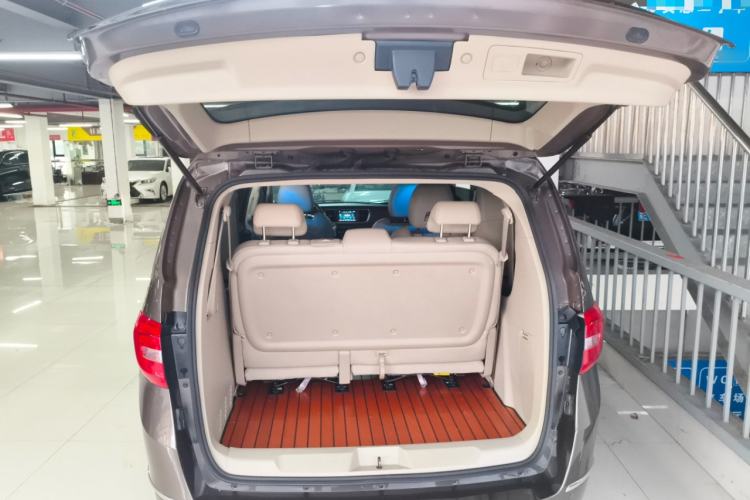 Used Buick GL8 2017 25S Luxury Version China V Standard Trunk