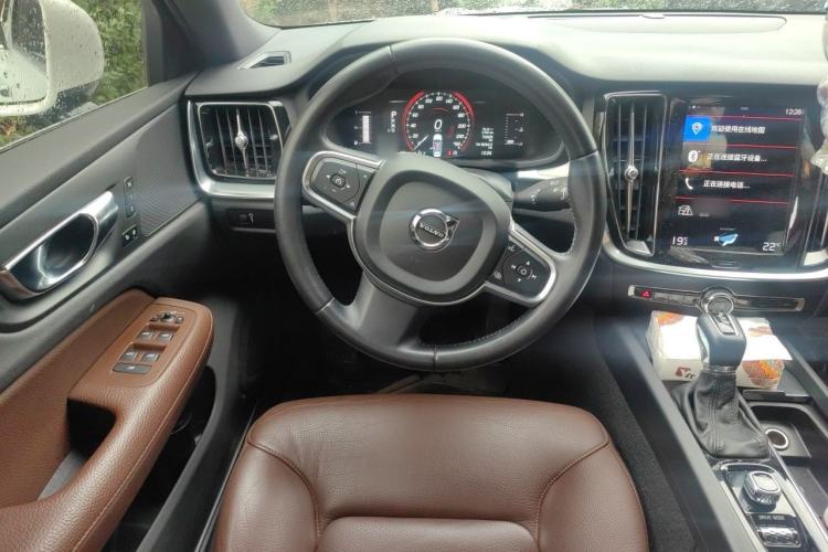 Used Volvo S60 2021 T4 Zhiyi Luxury Edition
