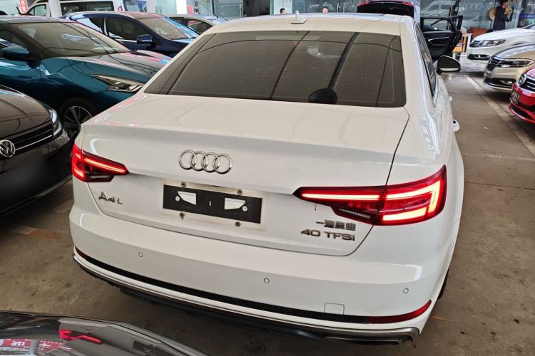 Used Audi A4L 2019 40 TFSI Fashion Version China V