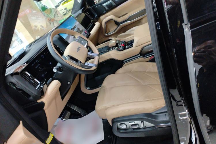 Used Formula Leopard Leopard 8 2025 Smart & Brave Flagship Edition 7 Seats