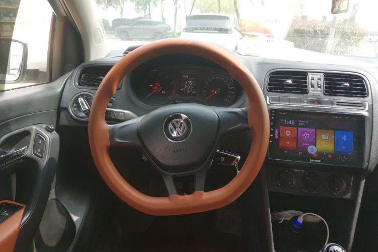 Used Volkswagen Polo 2016 1.4L Manual Fashion Model